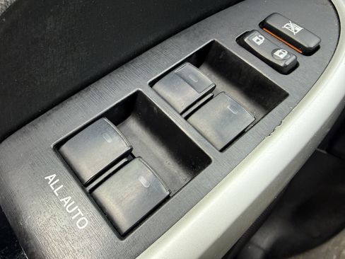 Used 2014 Toyota Prius Two image 29