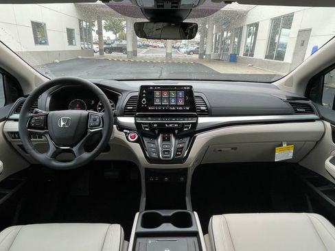 New 2026 Honda Odyssey Touring image 10