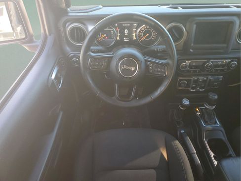 Certified 2020 Jeep Gladiator Sport w/ Quick Order Package 24S AWD/4WD image 8