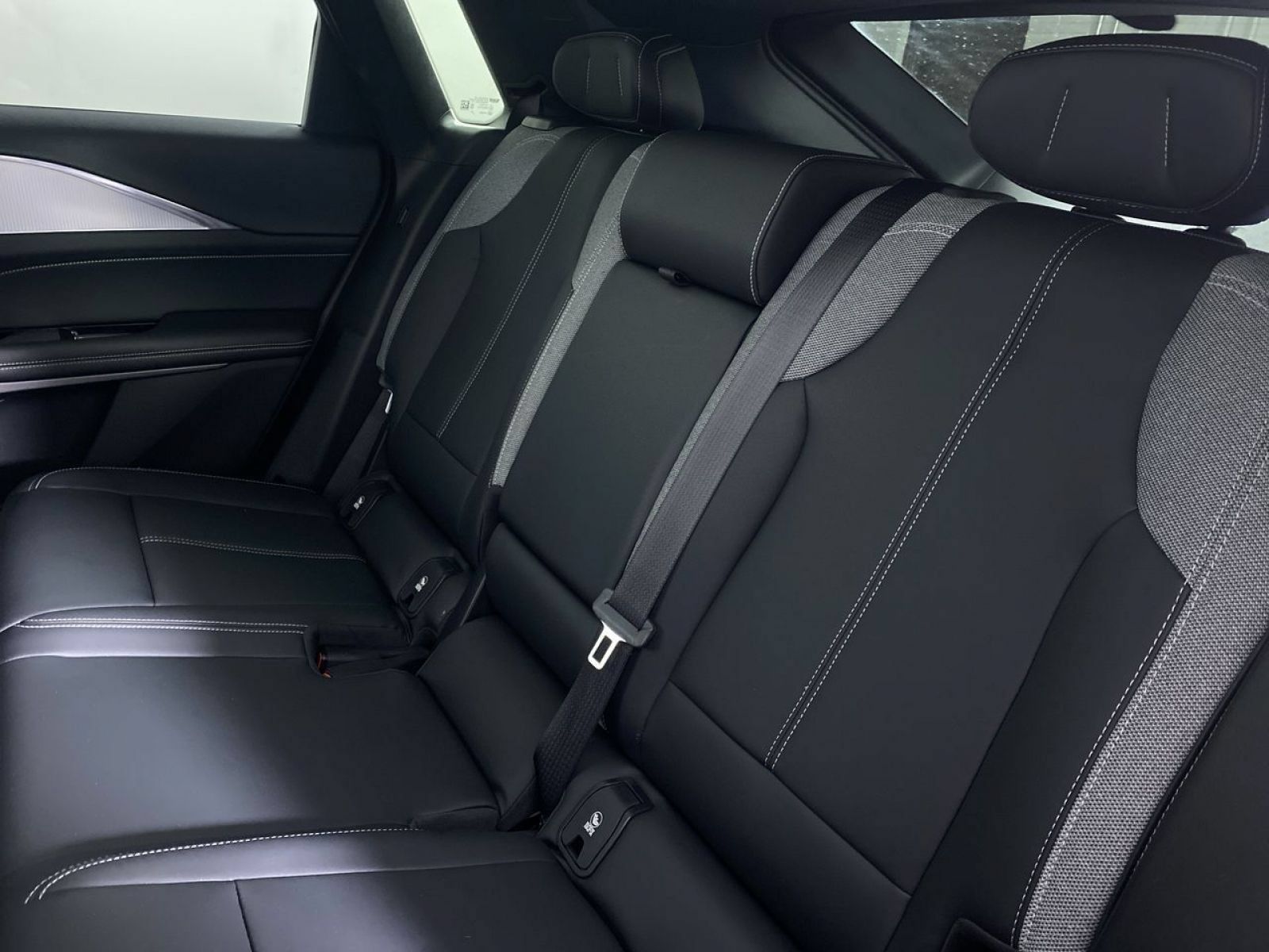 Certified 2024 Cadillac Lyriq Tech w/ LPO, Floor Liner Package AWD/4WD image 13