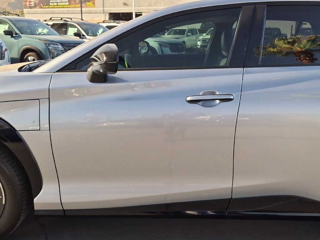 Used 2025 Lexus RZ 300e FWD image 31