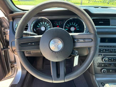 Used 2011 Ford Mustang Coupe RWD image 13