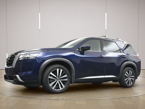 Used 2024 Nissan Pathfinder Platinum AWD/4WD image 25