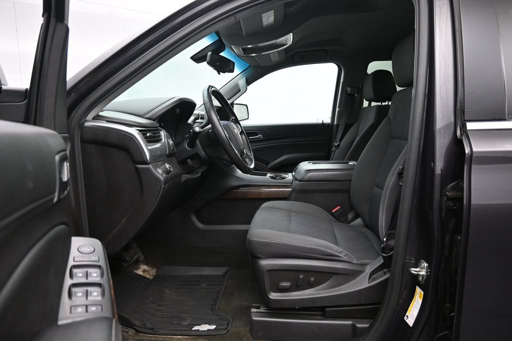 Used 2016 Chevrolet Suburban LS RWD image 19