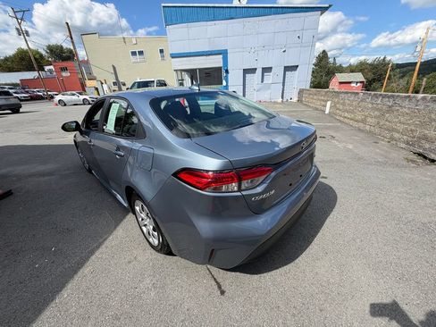 Used 2024 Toyota Corolla LE FWD image 3