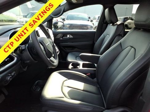 New 2026 Chrysler Pacifica Select AWD/4WD image 15