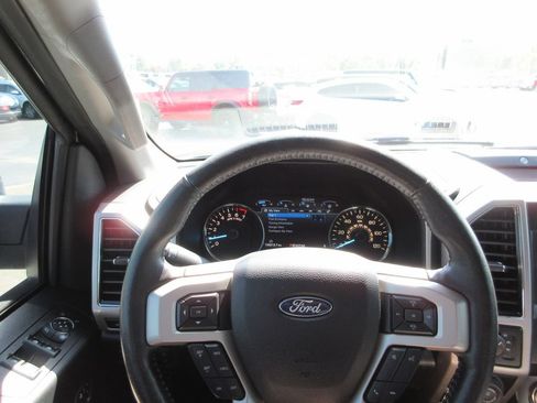 Used 2019 Ford F150 Lariat w/ Equipment Group 502A Luxury AWD/4WD image 34