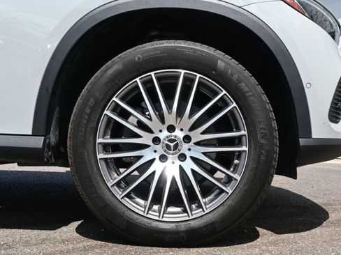 Used 2025 Mercedes-Benz GLC 300 image 13
