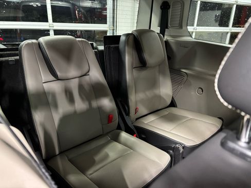 Used 2016 Ford Transit Connect Titanium image 17