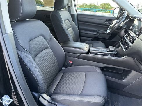 Used 2024 Nissan Pathfinder SV image 25