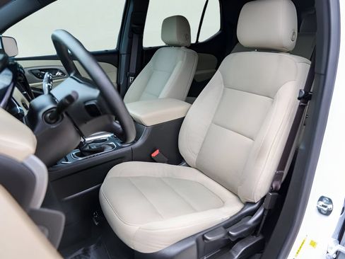 Used 2023 Chevrolet Traverse LS w/ Safety Package FWD image 10