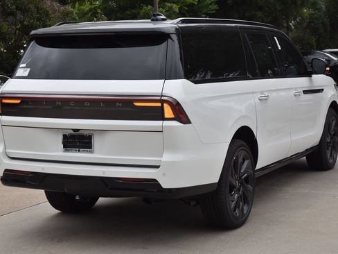 New 2026 Lincoln Navigator L Black Label AWD/4WD image 7