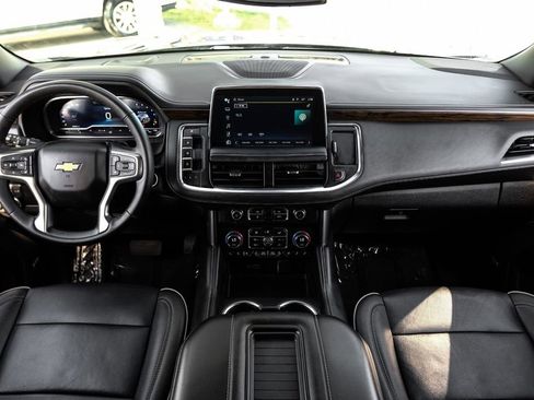Used 2024 Chevrolet Suburban Premier image 10