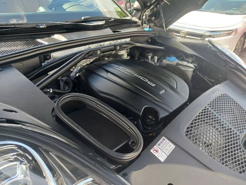 Used 2017 Porsche Macan AWD/4WD image 50