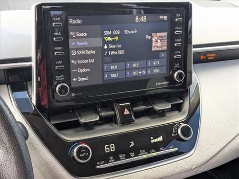 Used 2021 Toyota Corolla LE image 13