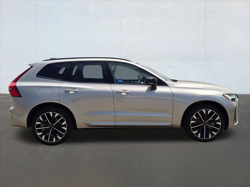 Used 2026 Volvo XC60 B5 Ultra w/ Protection Package Premier AWD/4WD image 4
