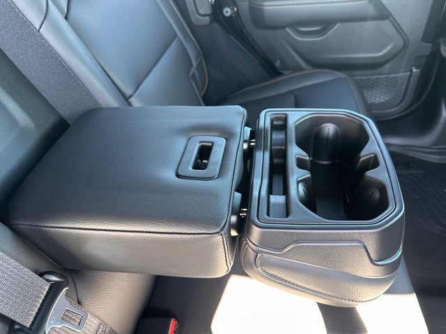 New 2027 Jeep Wrangler Unlimited Sahara AWD/4WD image 31