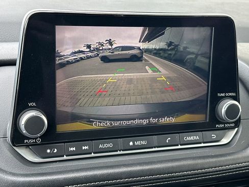 Used 2024 Nissan Rogue SV FWD image 21