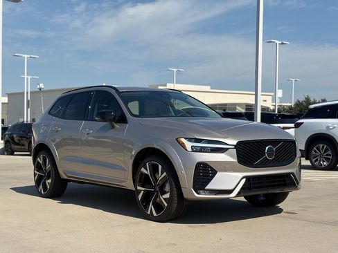 New 2026 Volvo XC60 B5 Ultra w/ Protection Package Premier image 4
