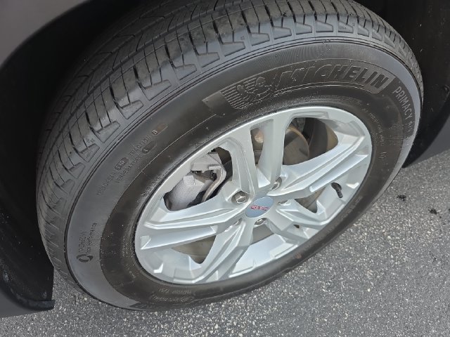 Certified 2024 GMC Terrain SLE w/ Driver Convenience Package FWD image 13