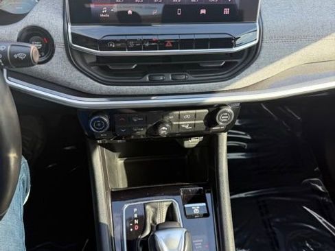 Used 2022 Jeep Compass Latitude image 28