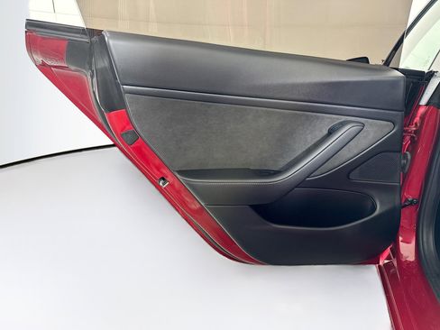 Used 2021 Tesla Model 3 Performance image 24