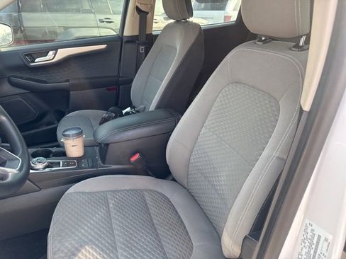 Used 2020 Ford Escape SE image 9