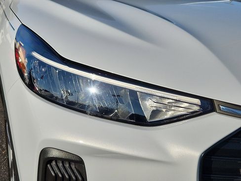 Used 2025 Ford Escape ST-Line w/ Tech Pack #1 image 9