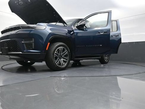 New 2026 Jeep Grand Wagoneer 4WD image 38
