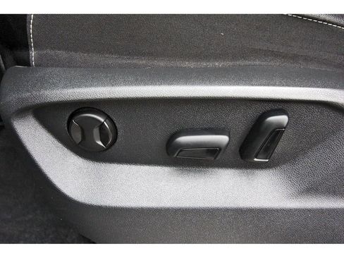 Used 2024 Volkswagen Atlas SE w/ Black Wheel Package image 32