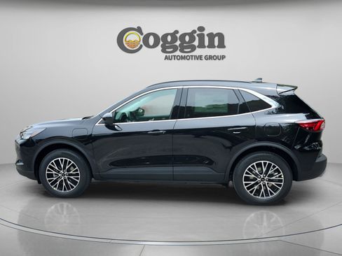New 2025 Ford Escape PHEV image 2