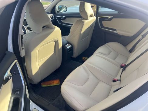 Used 2017 Volvo S60 T5 Inscription Platinum w/ Climate Package AWD/4WD image 10