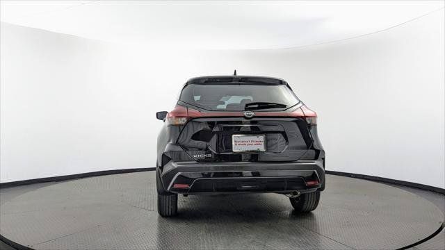 Used 2022 Nissan Kicks S FWD image 7