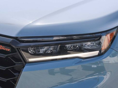Used 2024 Honda Pilot TrailSport image 5