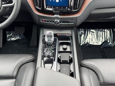 Certified 2023 Volvo XC60 B5 Ultimate w/ Climate Package AWD/4WD image 15