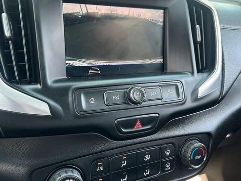 Used 2020 GMC Terrain SLE FWD image 12