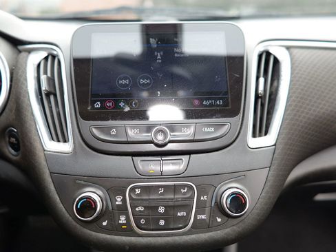 Used 2020 Chevrolet Malibu LT image 22