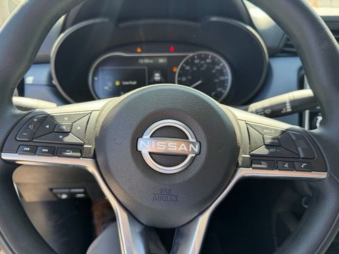 Used 2025 Nissan Versa SV w/ Trunk Package image 8