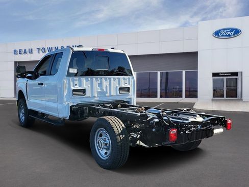New 2026 Ford F350 XL w/ XL Chrome Package image 3