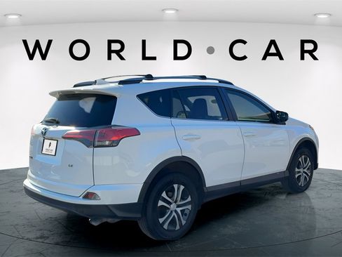 Used 2017 Toyota RAV4 LE image 7