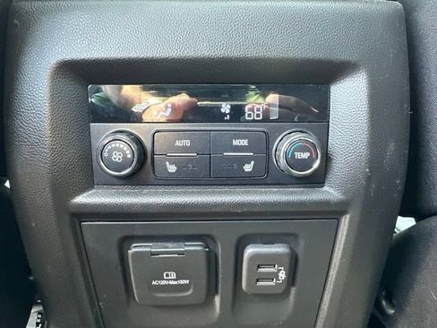 Used 2021 Chevrolet Traverse Premier w/ Redline Edition AWD/4WD image 17