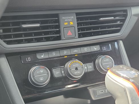 Certified 2023 Volkswagen Jetta GLI Autobahn FWD image 27