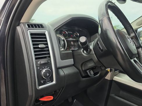 Used 2017 RAM 1500 Big Horn RWD image 12