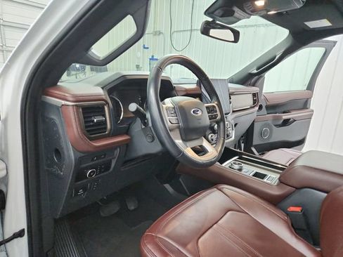 Used 2024 Ford Expedition Limited RWD image 18
