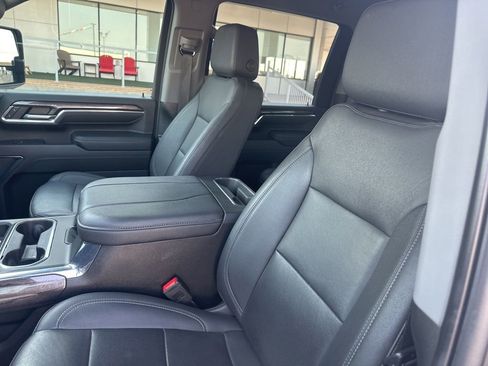 Used 2024 Chevrolet Silverado 2500 LTZ w/ LTZ Convenience Package AWD/4WD image 2