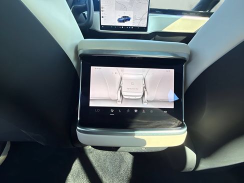 Used 2022 Tesla Model S AWD/4WD image 13