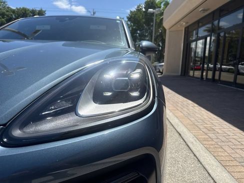Used 2020 Porsche Cayenne AWD/4WD image 8