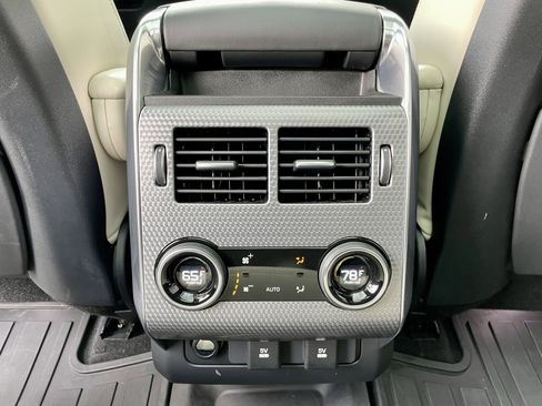 Used 2020 Land Rover Range Rover Sport HST image 26