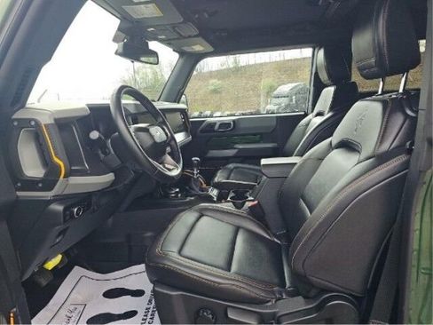 Used 2023 Ford Bronco Badlands w/ Sasquatch Package AWD/4WD image 8