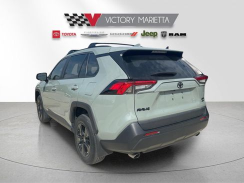 Used 2021 Toyota RAV4 XLE w/ Convenience Package AWD/4WD image 3
